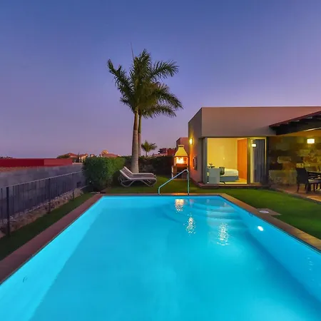 Villa Salobre Golf Dos Luxury Retreat In Gran Canaria Private Outdoor Heatable Pool Bbq Facilities Shaded Outdoor Dining Area Salobre Golf, Las Palmas de Gran Canaria