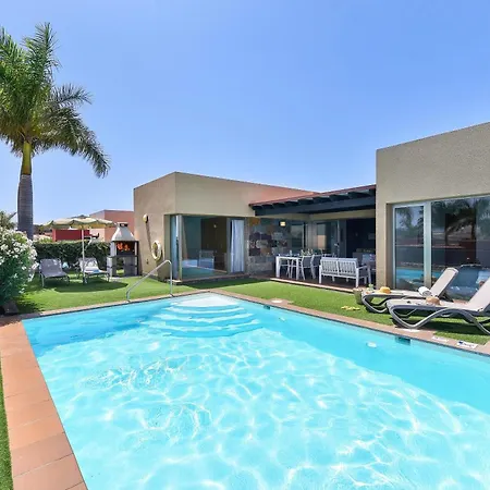 Villa Salobre Golf Dos Luxury Retreat In Gran Canaria Private Outdoor Heatable Pool Bbq Facilities Shaded Outdoor Dining Area Salobre Golf, Las Palmas de Gran Canaria